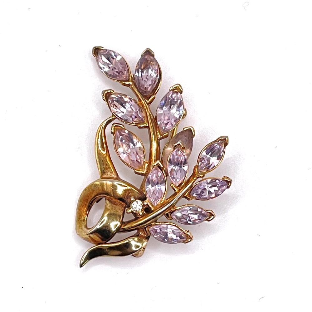 Trifari Pat Pend Vintage Gold Tone Pink Rhinestone Pin Brooch Alfred Philippe